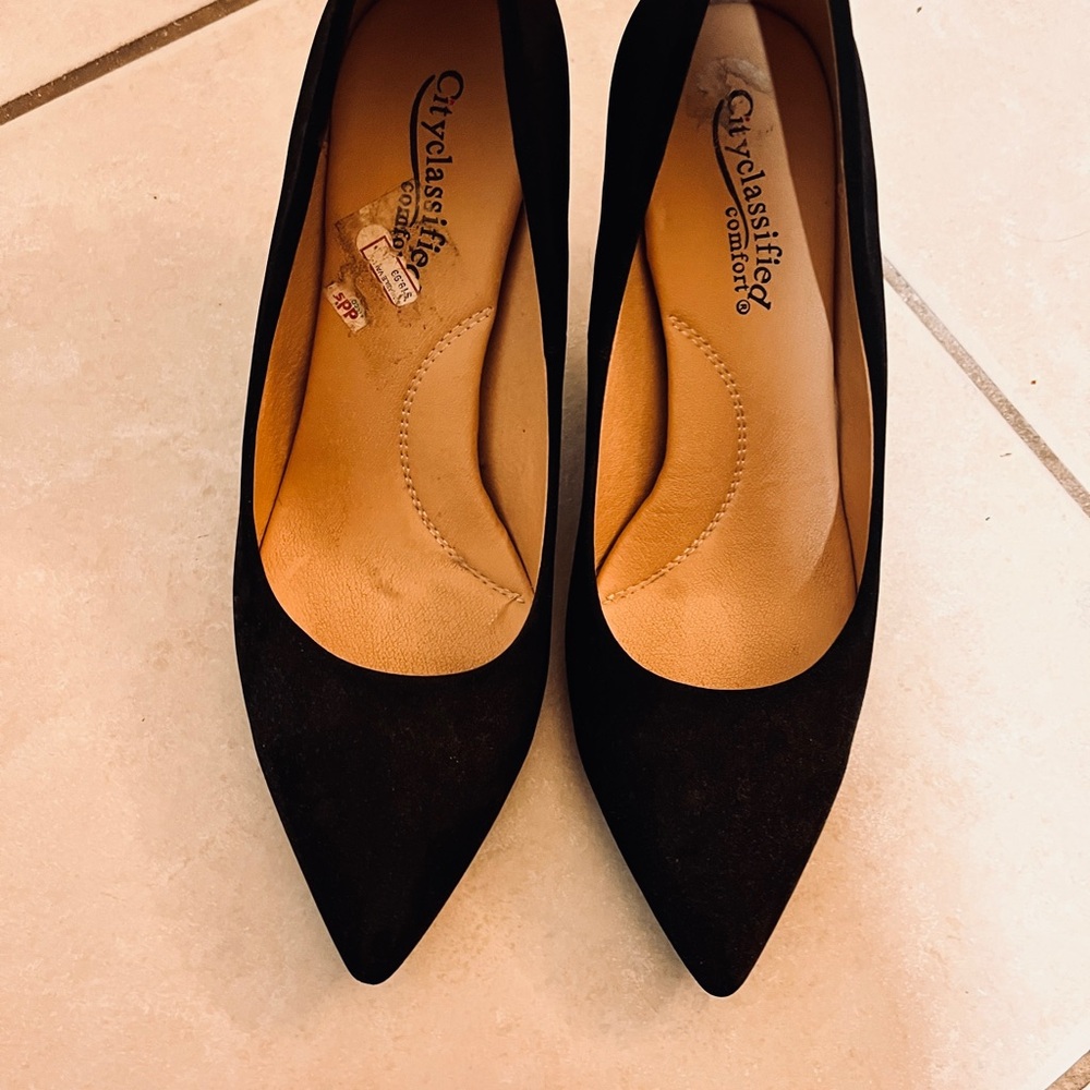 Classified Black Textured Heels